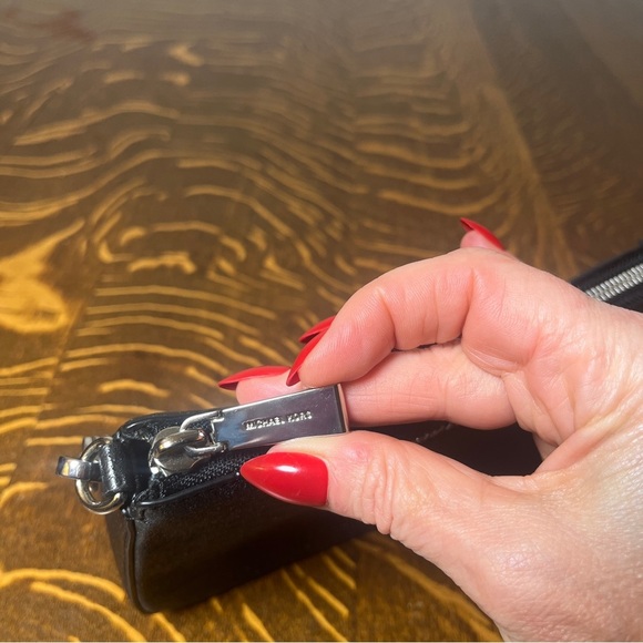 Michael Kors Black Sparkly Leather Chain Small Shoulder Bag - Picture 4 of 8